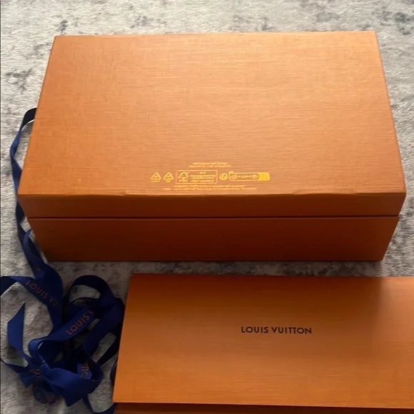 Louis Vuitton Orange Box with Blue Ribbon, envelope 11 x 7 x 3 solofficialkw.com